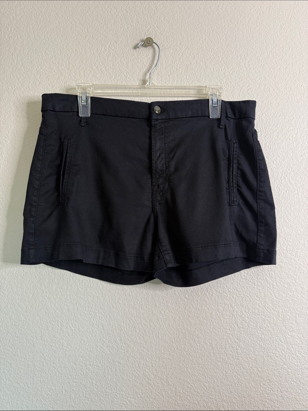 Mother jeans shorts women’s 32 black flat front